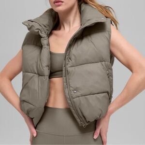 ALO Yoga, Gold Rush Puffer Vest, Light Cocoa, Small, LIKE NEW WORN ONCE!